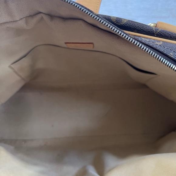 Authentic Louis Vuitton GM Manhattan. - Picture 15 of 16